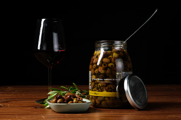 Olive taggiasche in olio denocciolate